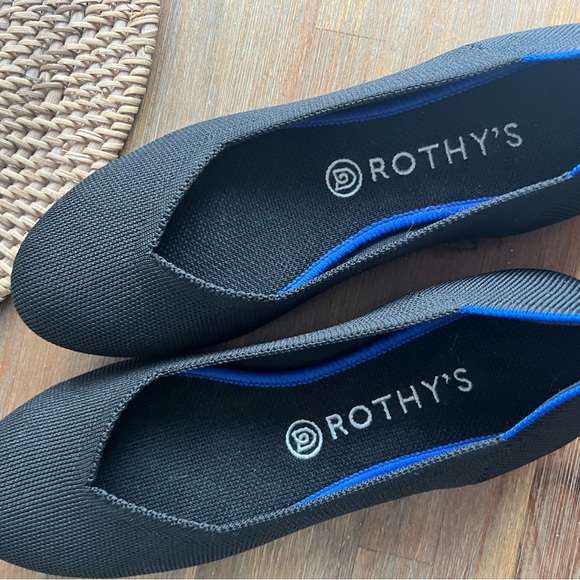 Rothy’s flat - Picture 2 of 4